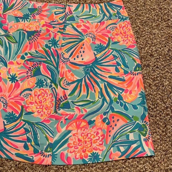 Lilly Pulitzer … Jonas skort… size 6 - Picture 3 of 4